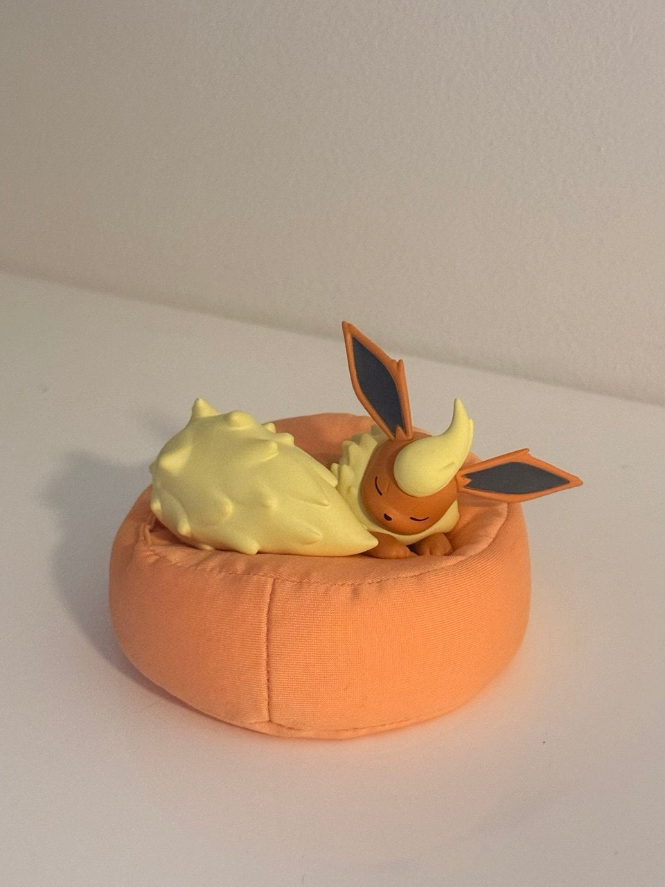 Pokémon Sleeping Series – Flareon